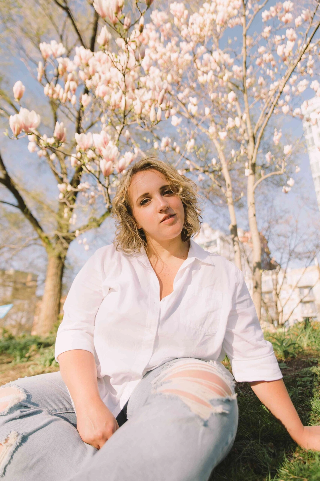 Sarah Giles Makes Room on Instructions on How to Be a Cloud for Stillness